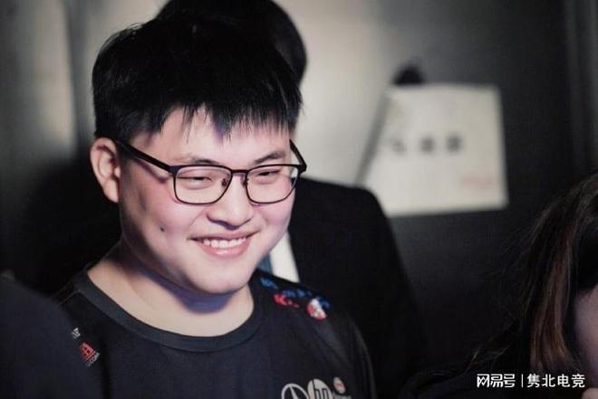 中锋连续三场戴帽，太恐怖