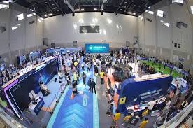 东体：在申花跟训的谢初筠生在澳洲